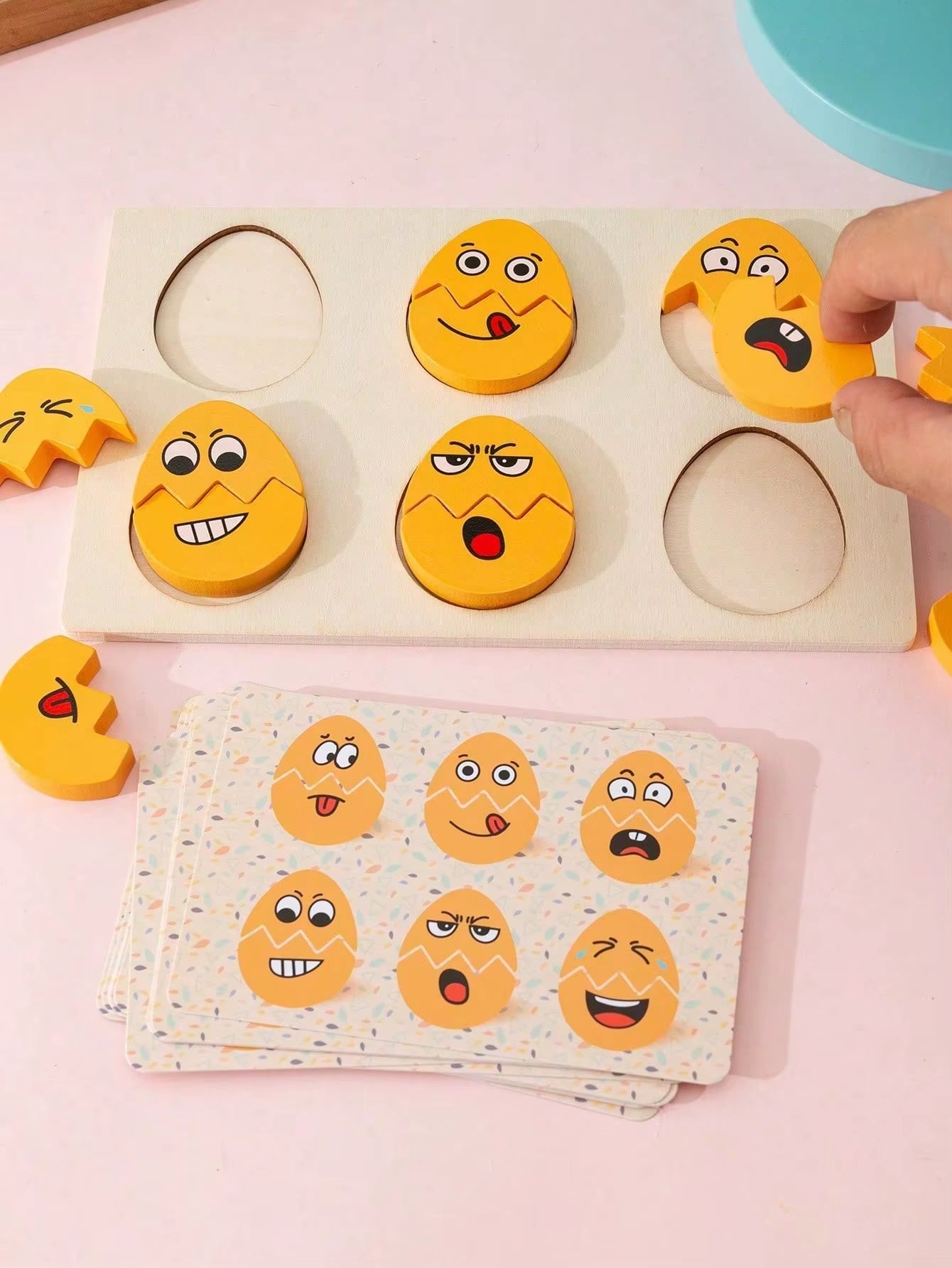 1Pc Cartoon Egg Emoticon Pattern Wooden Puzzle Board Toy with Matching Cards Fun Pairing Game Suitable for Children Ages 3+